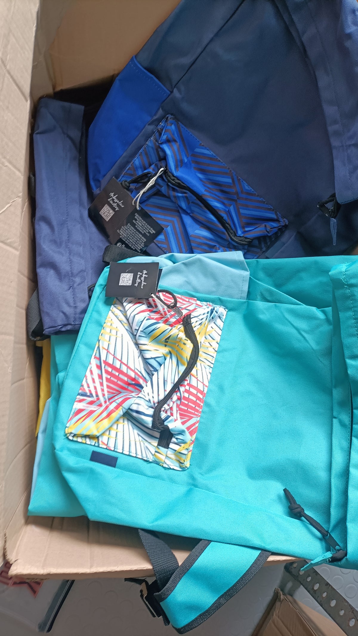Stock 327 Zaini e Borse Santoro Gorjuss Dragon Ball – Ingrosso Nuovi