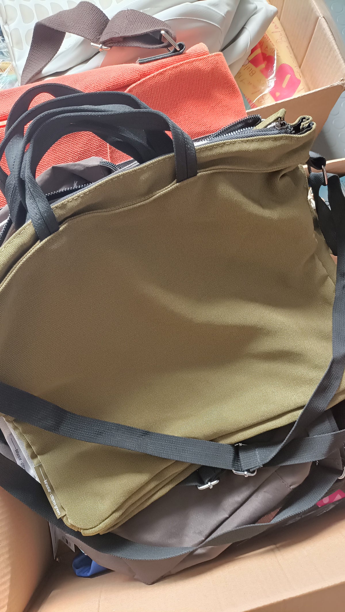 Stock 327 Zaini e Borse Santoro Gorjuss Dragon Ball – Ingrosso Nuovi