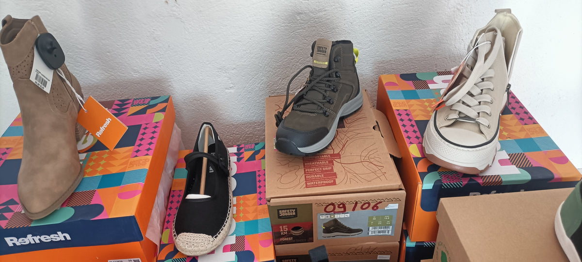Stock 202 Paia Scarpe Assortite su Bancale – Lotto Ingrosso Nuove