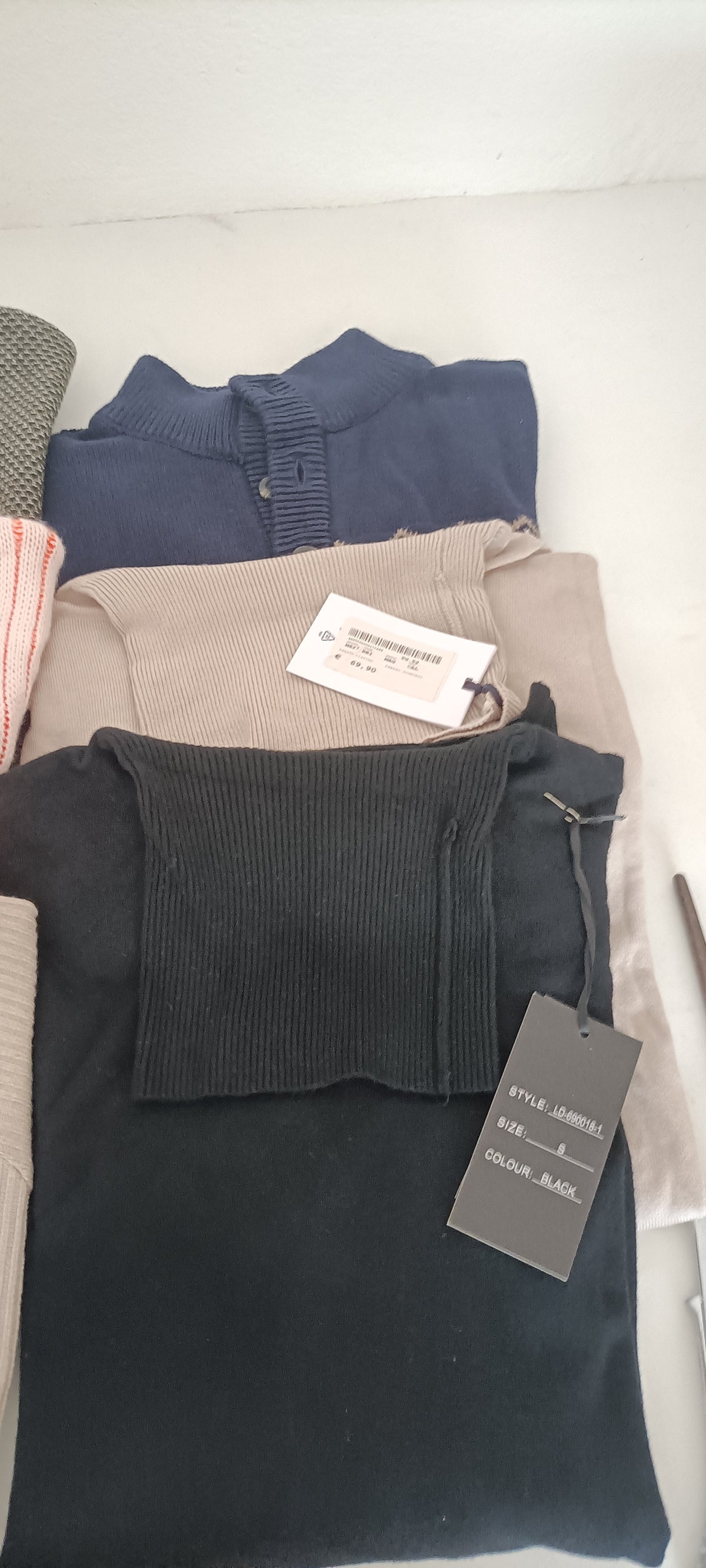 Mini-Lotto Stock Maglioni di Marca Uomo e Donna - Blocco G7-G10-G11 (61 Pezzi Tutto Incluso)