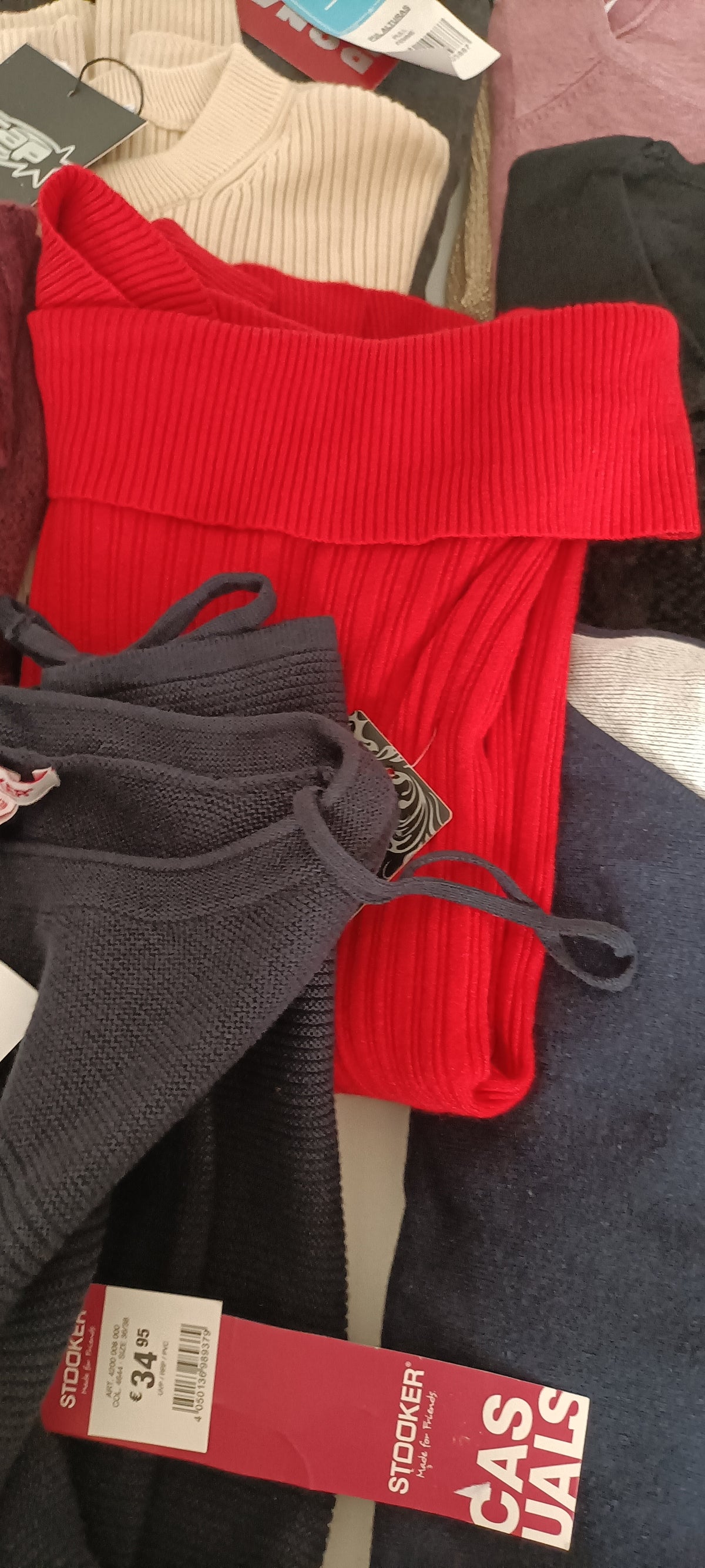 Mini-Lotto Stock Maglioni di Marca Uomo e Donna - Blocco G7-G10-G11 (61 Pezzi Tutto Incluso)