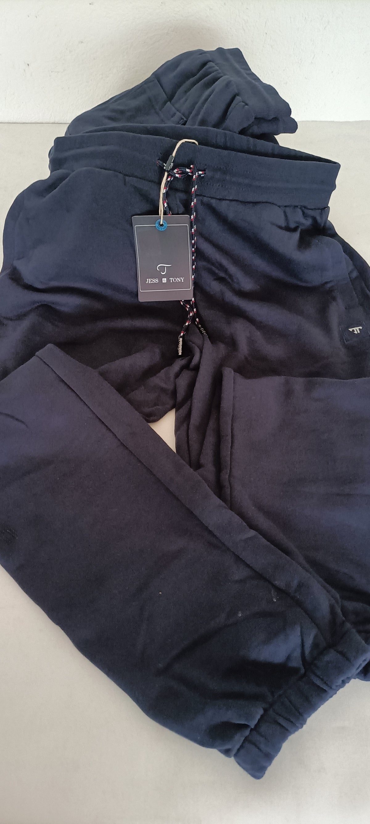 Mini-Lotto Stock Pantaloni Sportivi - Blocco G12-G13-G14-G15 (102 Pezzi Tutto Incluso)