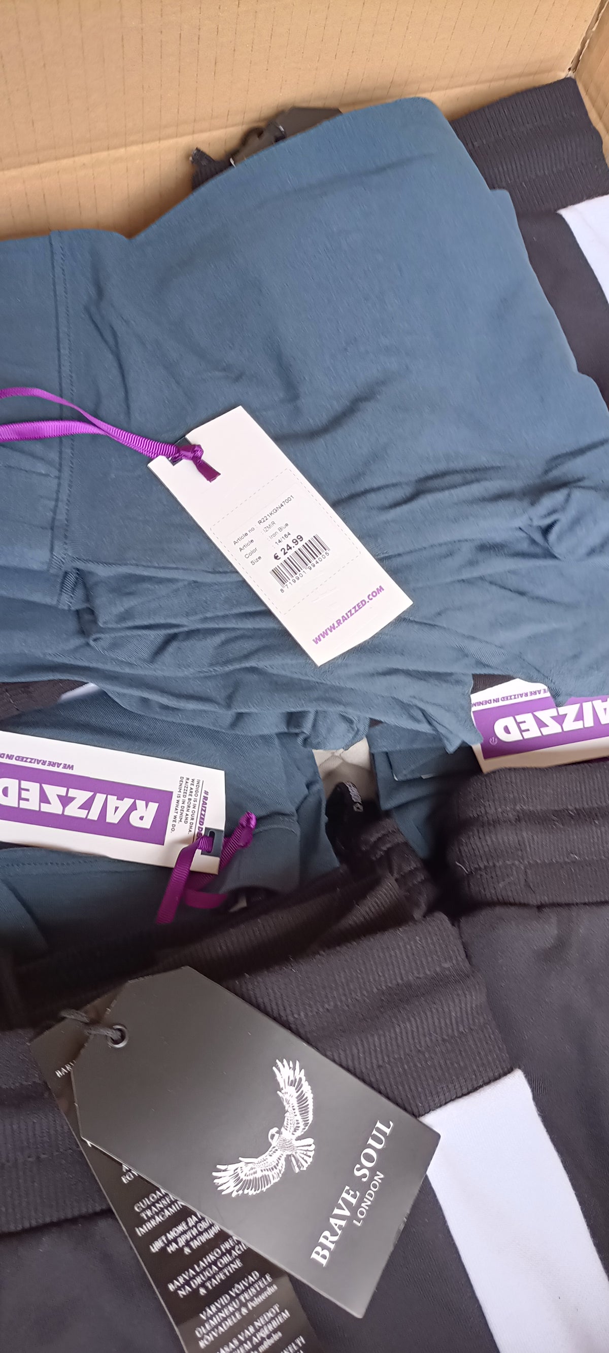 Mini-Lotto Stock Pantaloni Sportivi - Blocco G12-G13-G14-G15 (102 Pezzi Tutto Incluso)