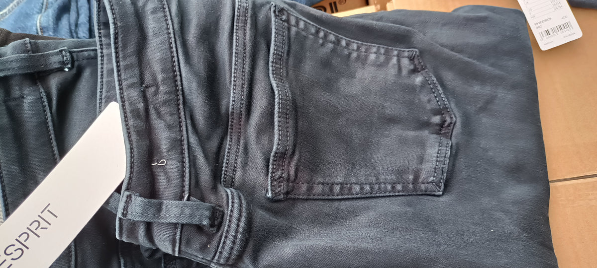 Stock Premium Jeans LTB, Esprit & Acquaverde - Scatola G17 (29 Pezzi Tutto Incluso)