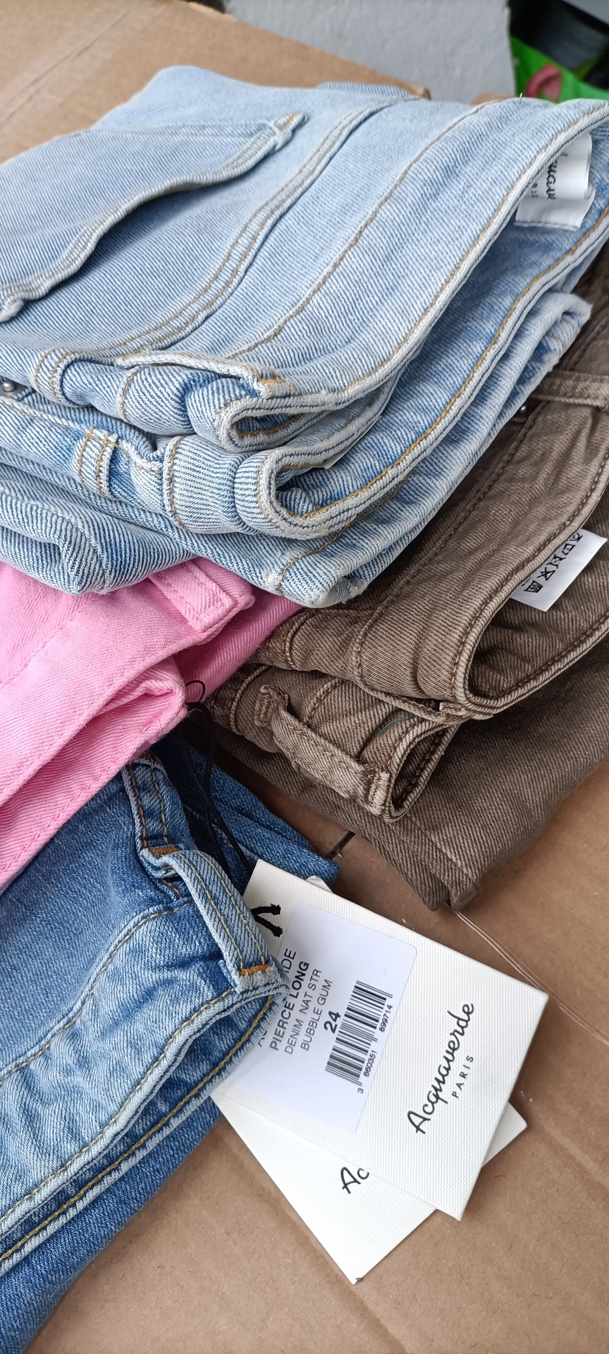 Stock Premium Jeans LTB, Esprit & Acquaverde - Scatola G17 (29 Pezzi Tutto Incluso)