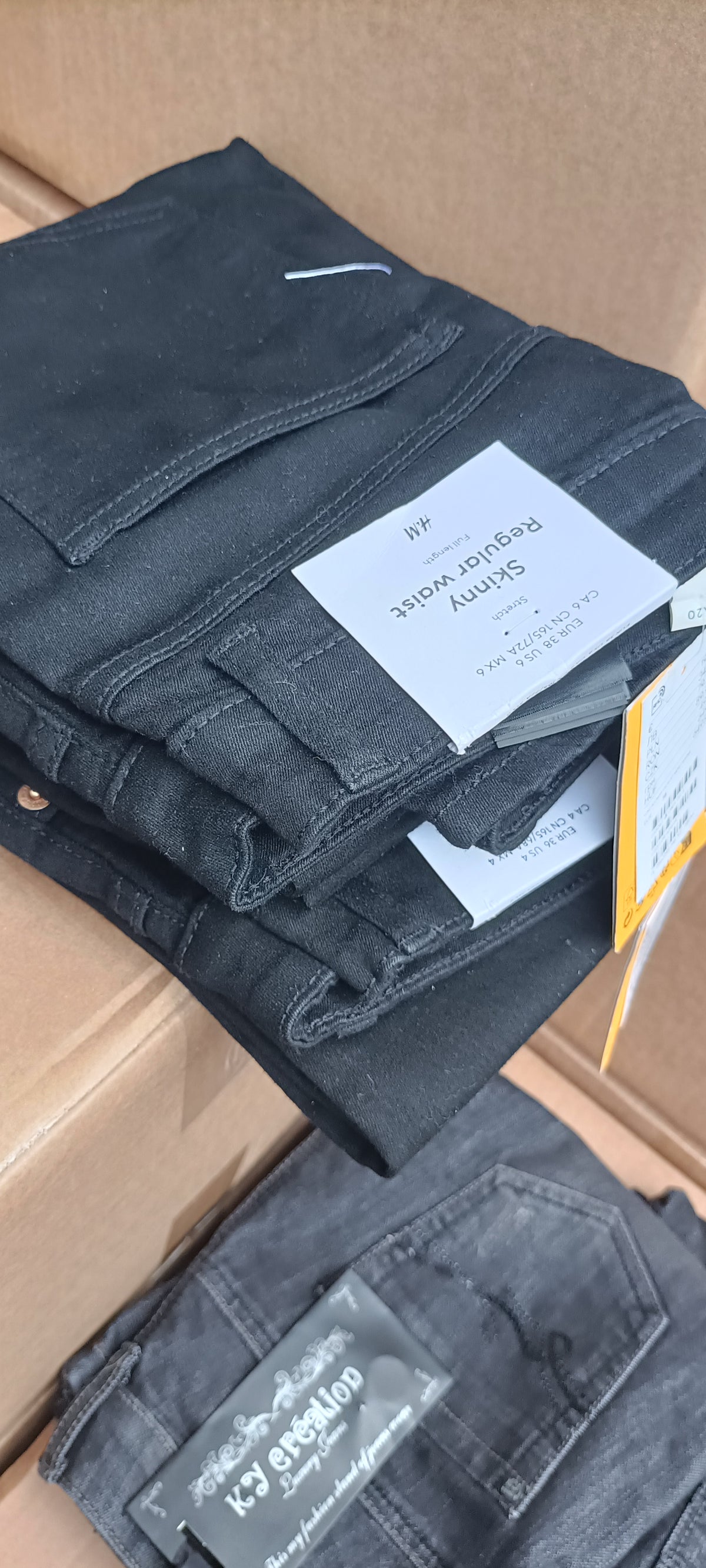 Stock Jeans Casual & Little Big Uomo/Donna - Scatola G18 (29 Pezzi Tutto Incluso)