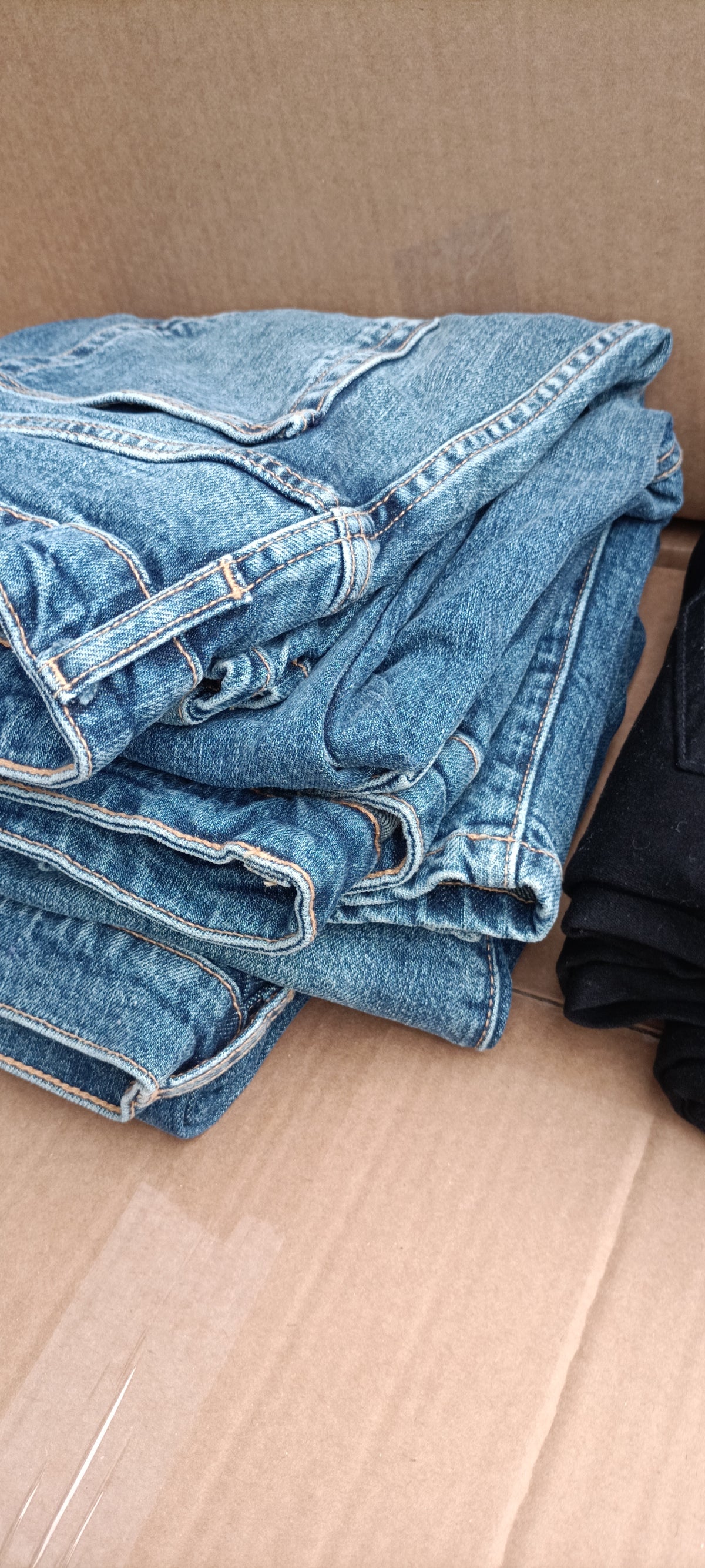 Stock Jeans Casual & Little Big Uomo/Donna - Scatola G18 (29 Pezzi Tutto Incluso)