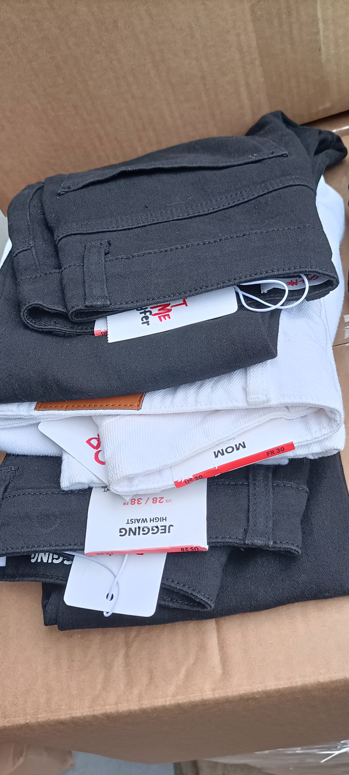 Stock Jeans Top Brand & G-Star RAW - Scatola G19 (33 Pezzi Tutto Incluso)