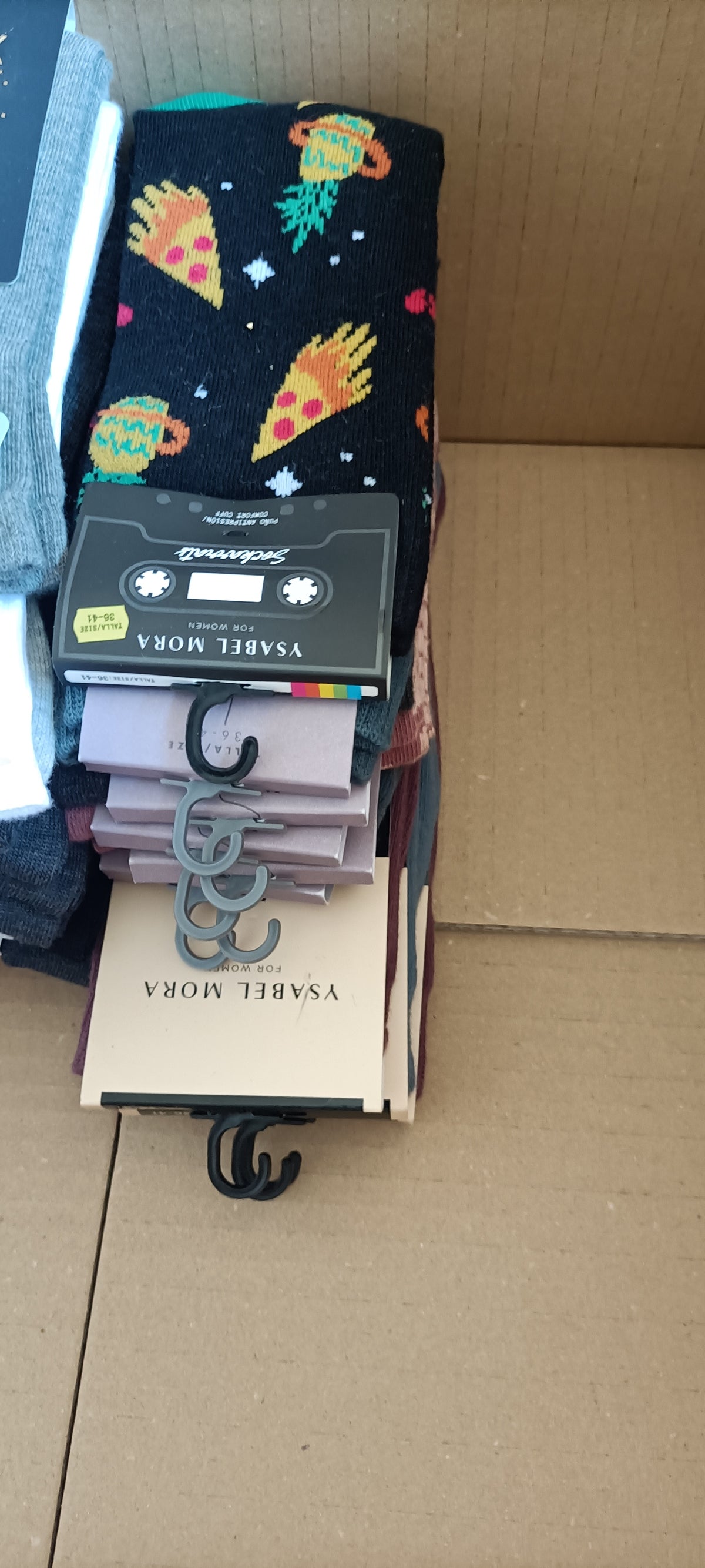 Lotto Calzetteria Mista Uomo/Donna Brand Assortiti - Scatola G23 (196 pz) - SPEDIZIONE GRATUITA