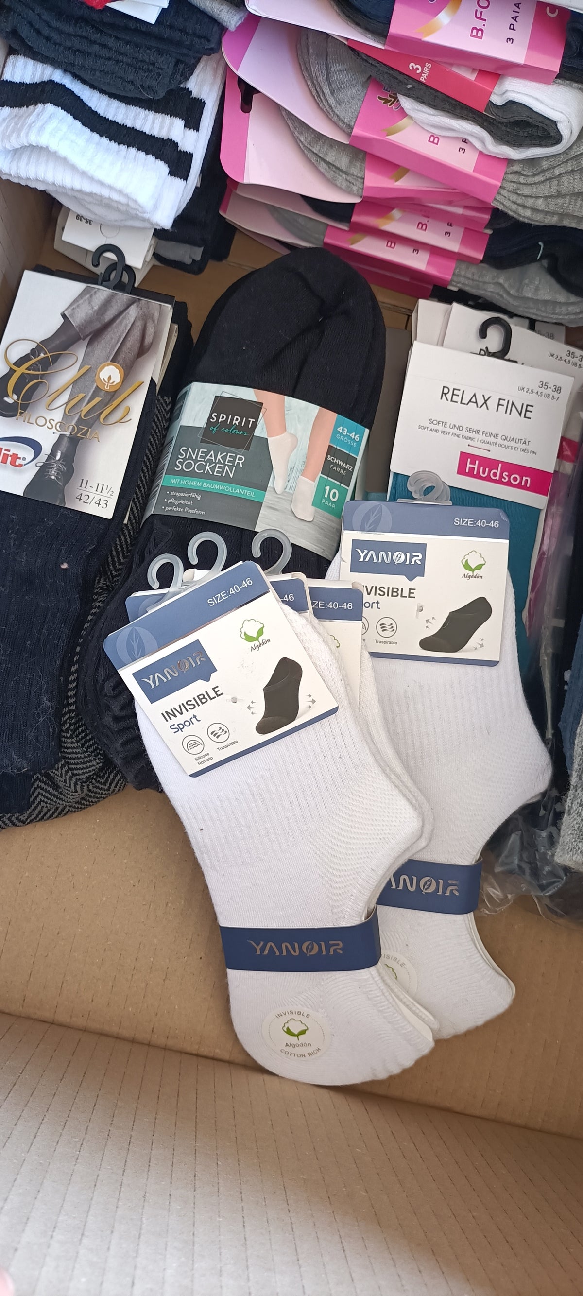 Lotto Calzetteria Premium e Collant Misto Invernale - Kunert, Skechers, Master - Scatola G24 (115 pz) - SPEDIZIONE GRATUITA