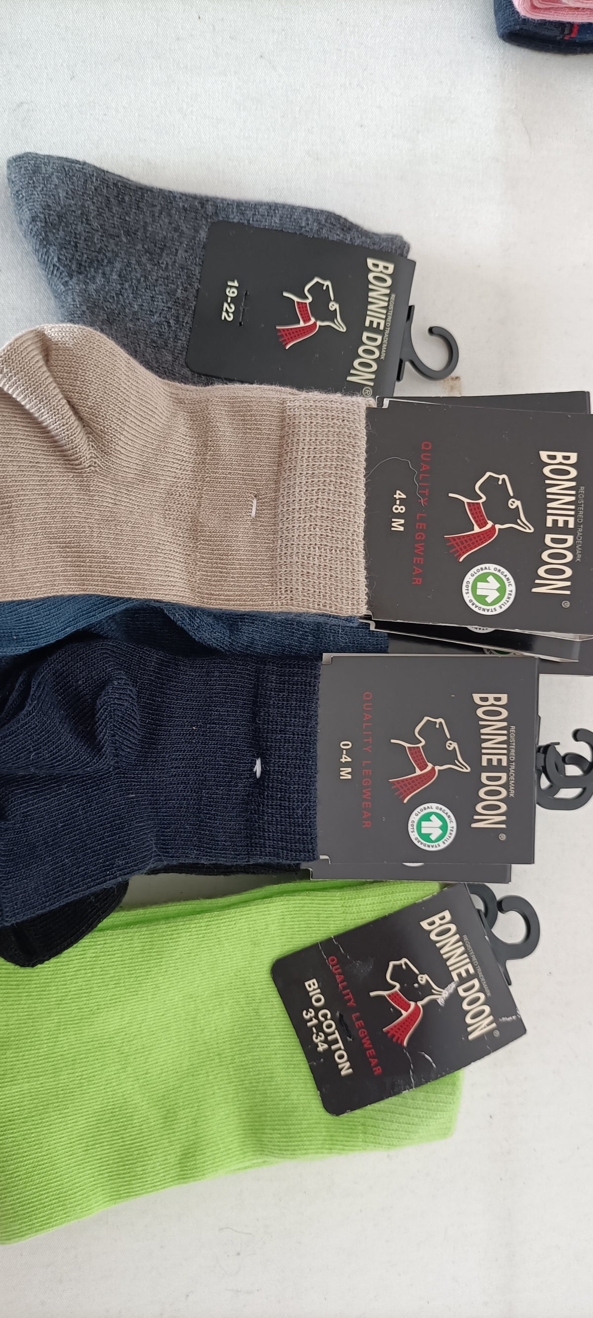 Lotto Maxi-Stock Calzetteria Bimbo/Bimba e Licenze Personaggi - Scatola G25 (255 pz) - SPEDIZIONE GRATUITA