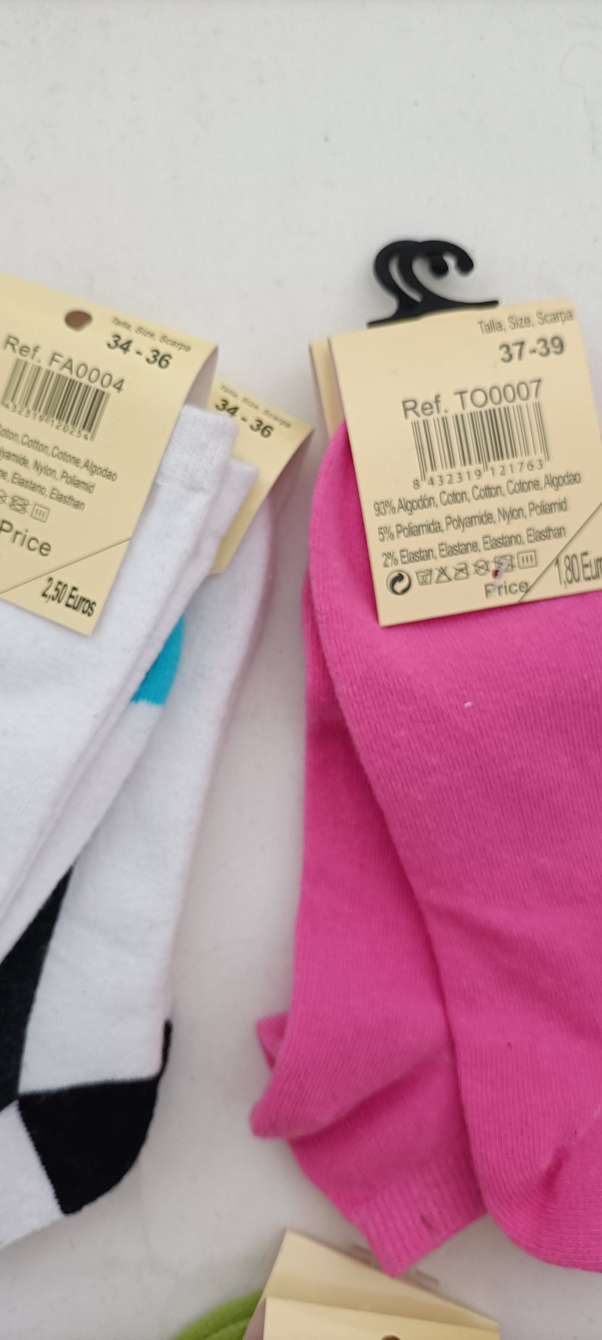 Lotto Maxi-Stock Calzetteria Bimbo/Bimba e Licenze Personaggi - Scatola G25 (255 pz) - SPEDIZIONE GRATUITA