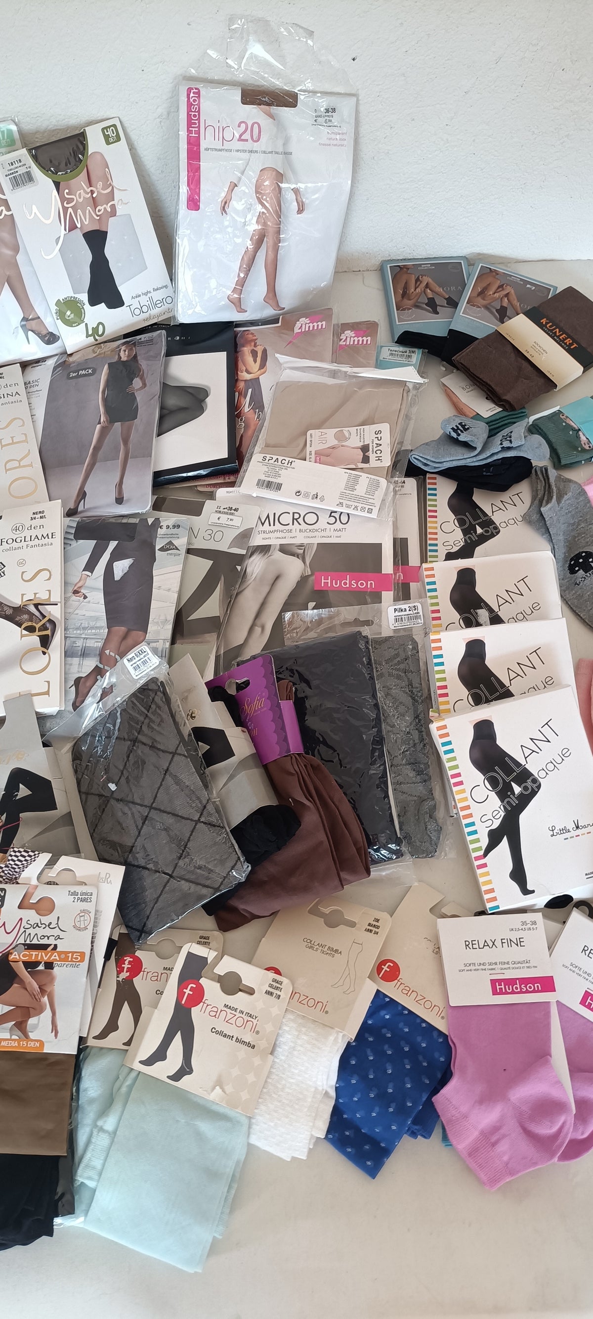 Lotto Stock Calzetteria Mista Uomo/Donna/Bimbo - Scatola Svuota Magazzino (150 pz) - SPEDIZIONE GRATUITA
