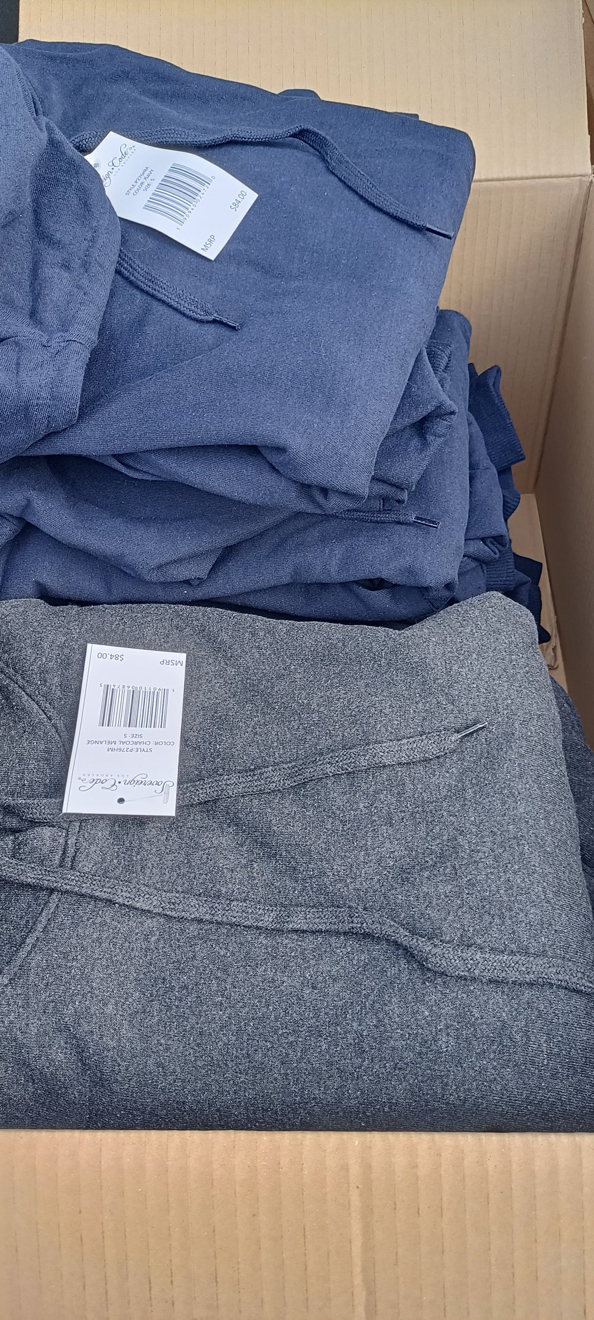 Lotto Stock Felpe con Cappuccio Streetwear Sovereign Code - Scatola G32 (24 pz) - SPEDIZIONE GRATUITA