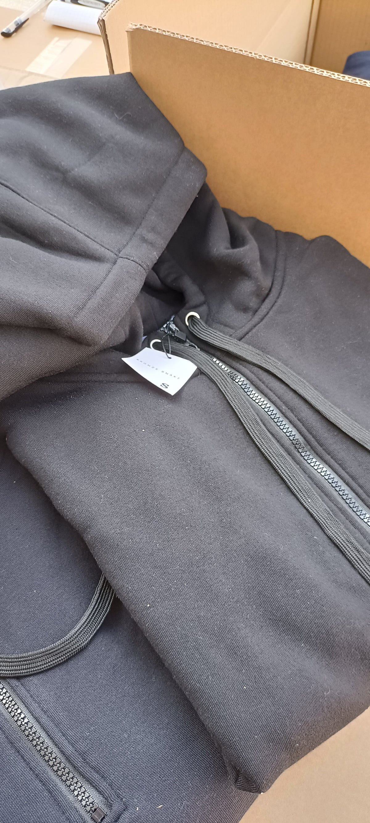 Lotto Stock Felpe con Cappuccio Brand Streetwear Internazionali - Scatola G33 (16 pz) - SPEDIZIONE GRATUITA