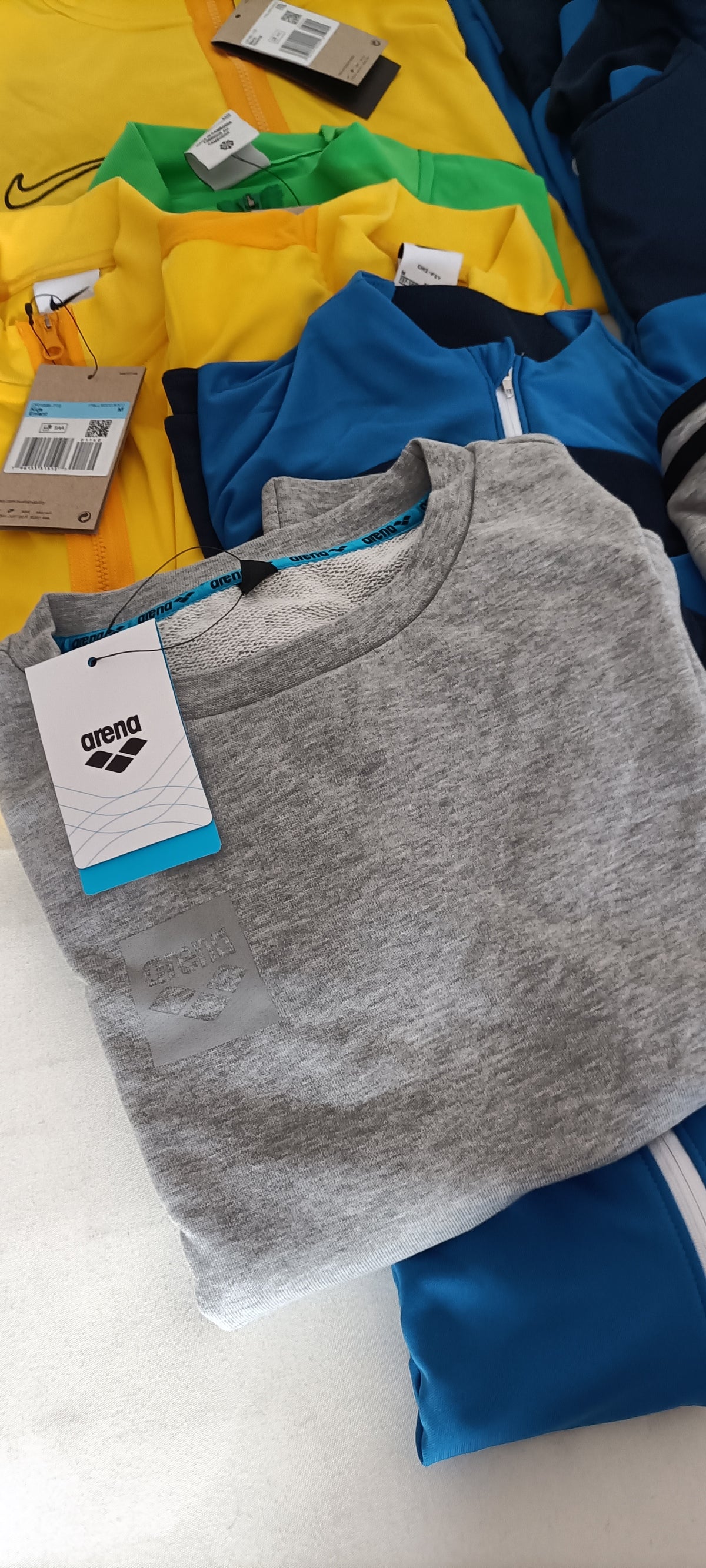 Lotto Stock Felpe Miste Uomo/Donna Brand Assortiti - Scatola G37 (17 pz) - SPEDIZIONE GRATUITA