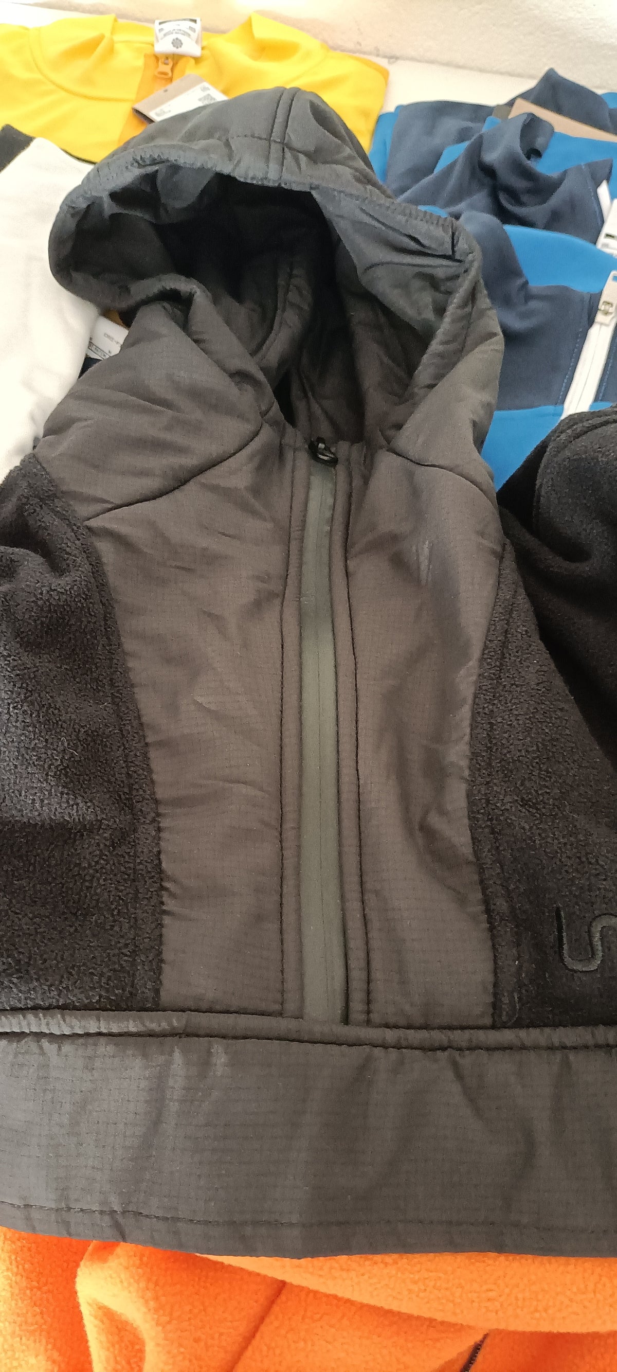 Lotto Stock Felpe Miste Uomo/Donna Brand Assortiti - Scatola G37 (17 pz) - SPEDIZIONE GRATUITA