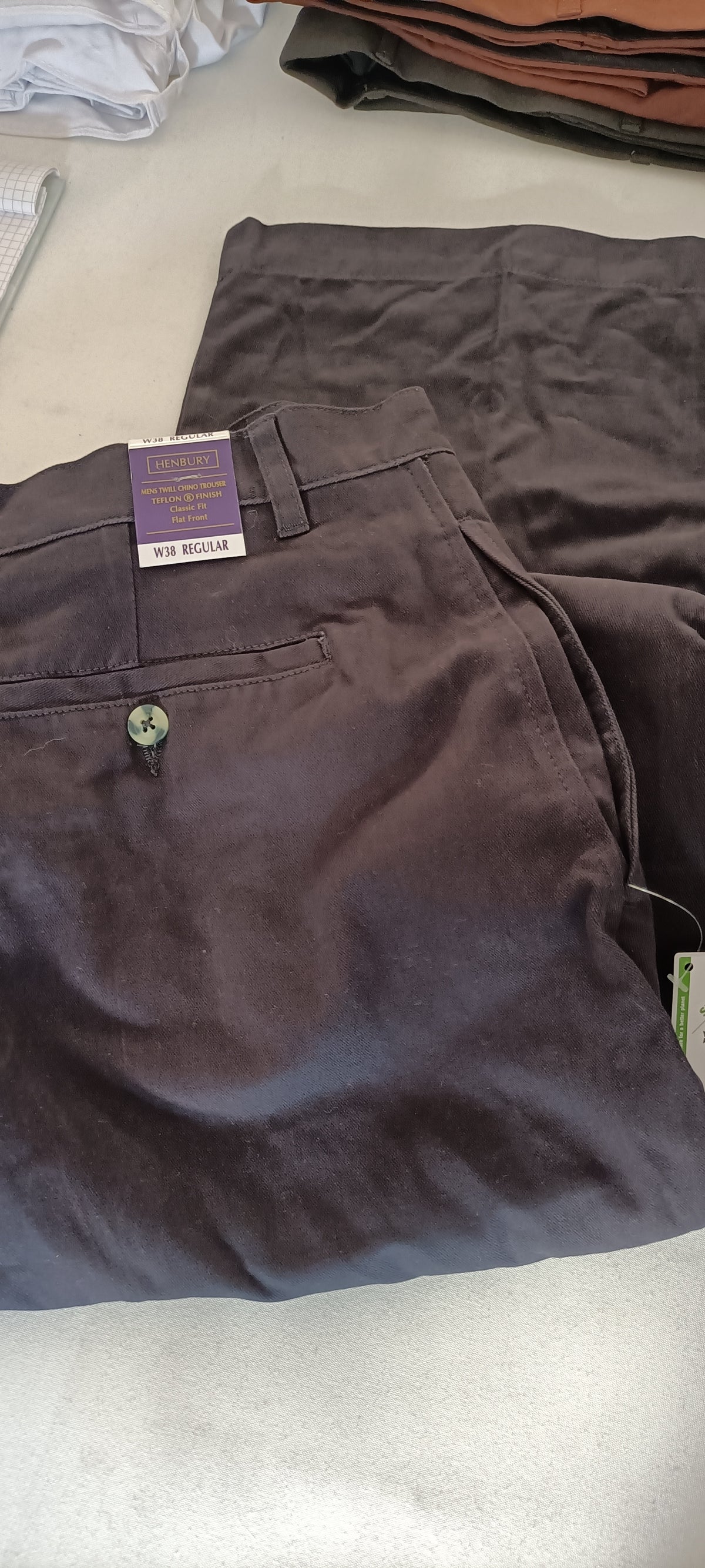 Lotto Stock Pantaloni Misti Uomo/Donna Brand Assortiti - Scatola G38 (19 pz) - SPEDIZIONE GRATUITA