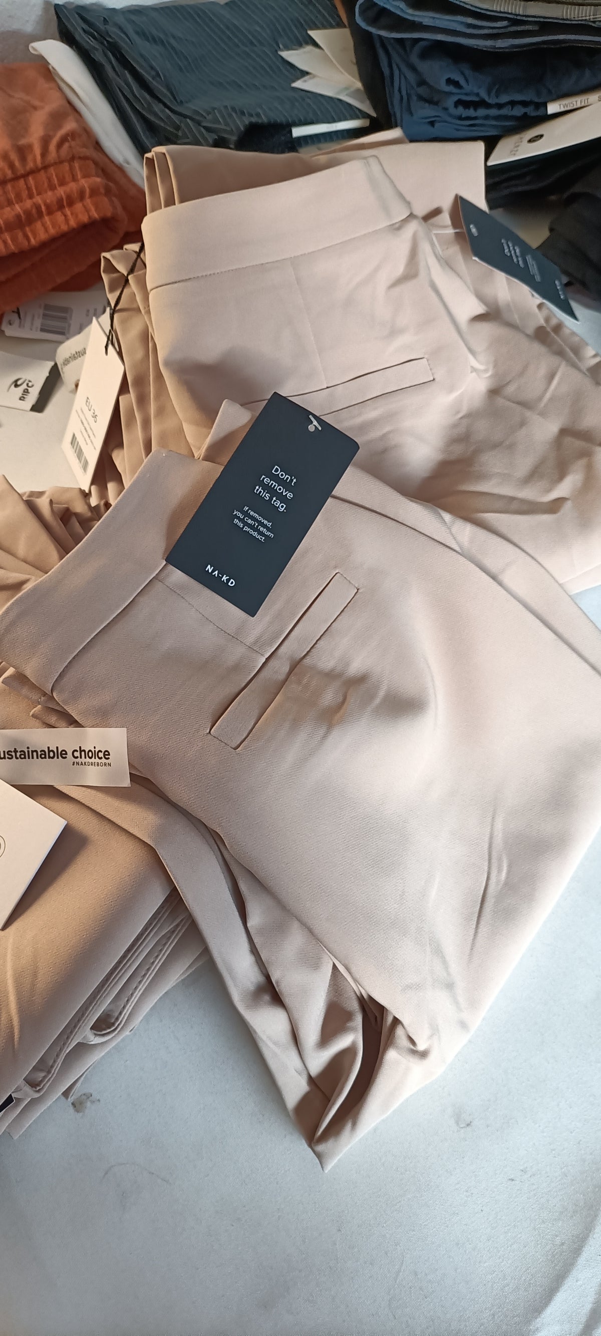 Lotto Stock Pantaloni Misti Uomo/Donna Brand Assortiti - Scatola G29 (44 pz) - SPEDIZIONE GRATUITA