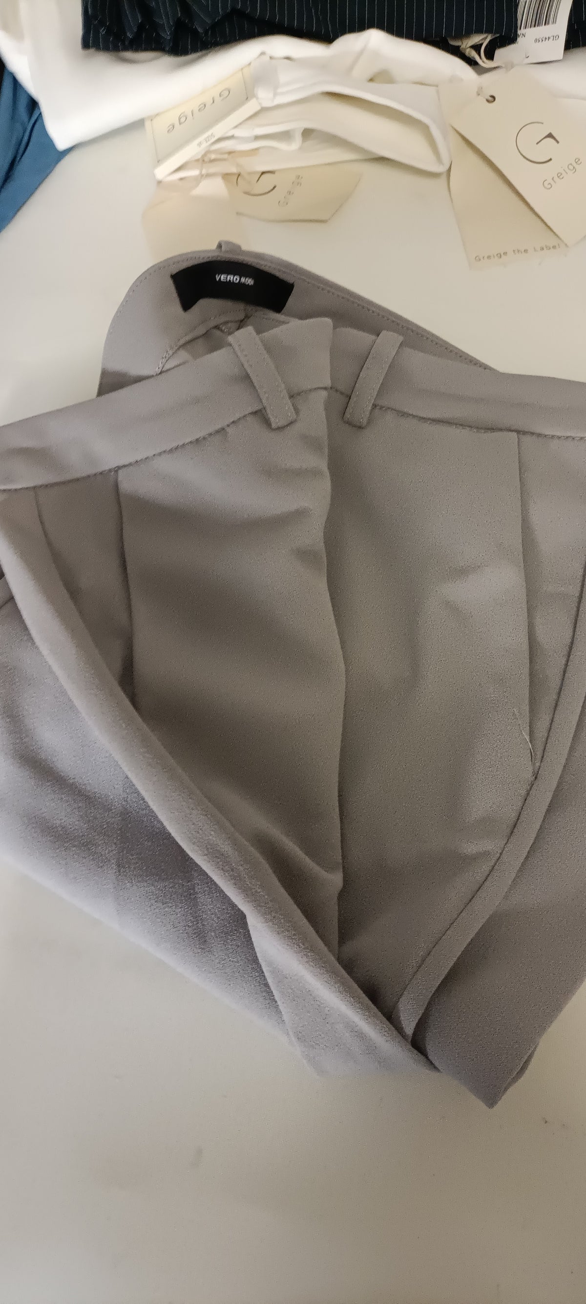 Lotto Stock Pantaloni Misti Uomo/Donna Brand Assortiti - Scatola G29 (44 pz) - SPEDIZIONE GRATUITA