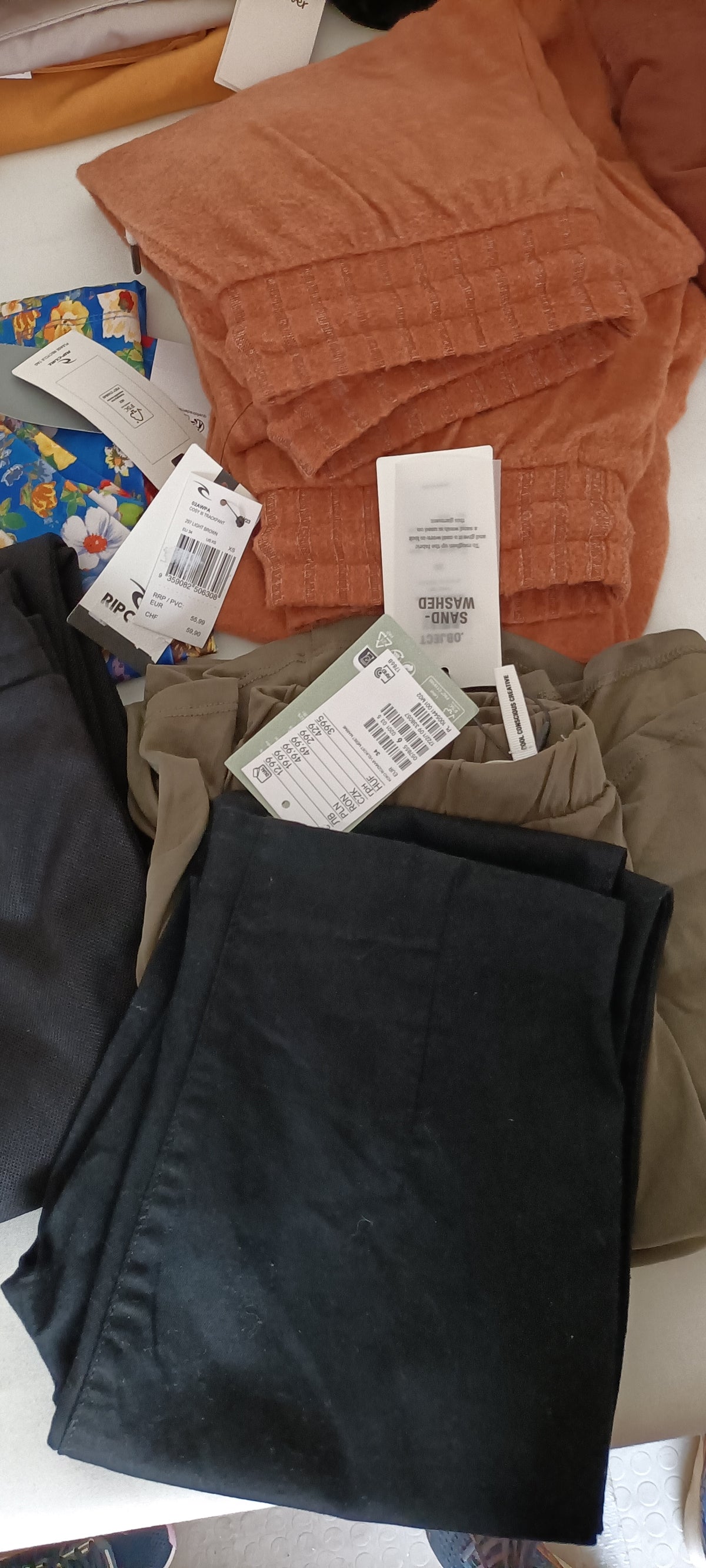 Lotto Stock Pantaloni e Leggings Misti Brand Assortiti - Scatola G40 (48 pz) - SPEDIZIONE GRATUITA