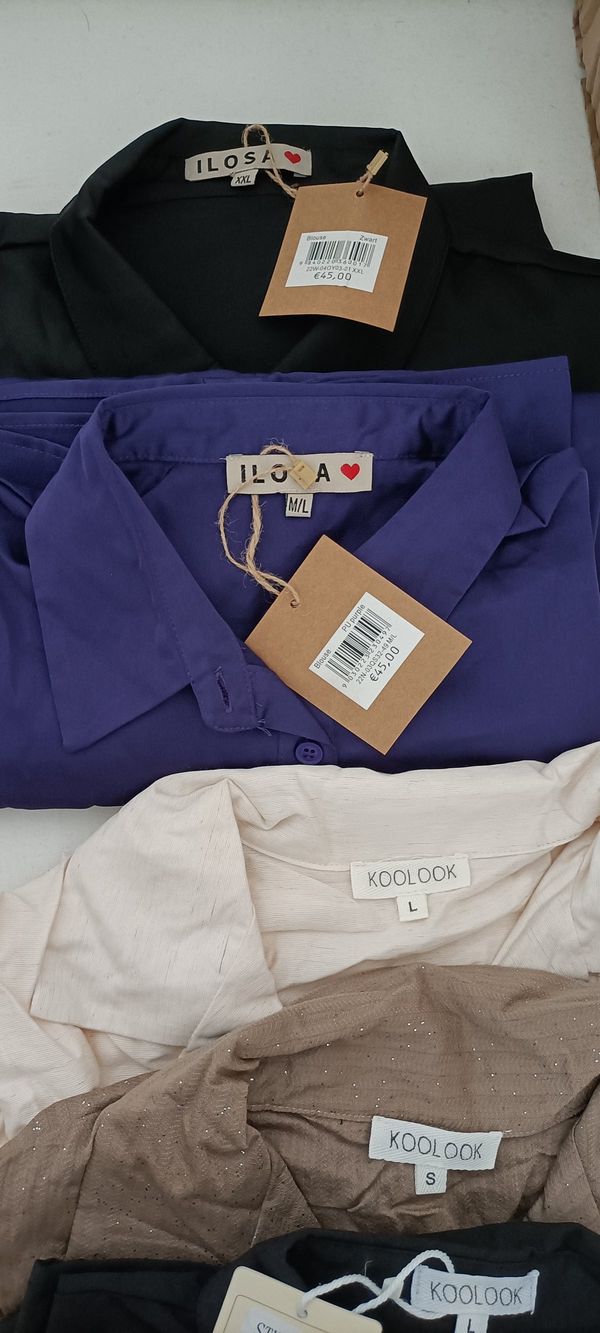 PREZZO SHOCK: STOCK DI 69 CAMICIE DA DONNA NUOVE A SOLI 3,20€ AL PEZZO! (LOTTO G52)