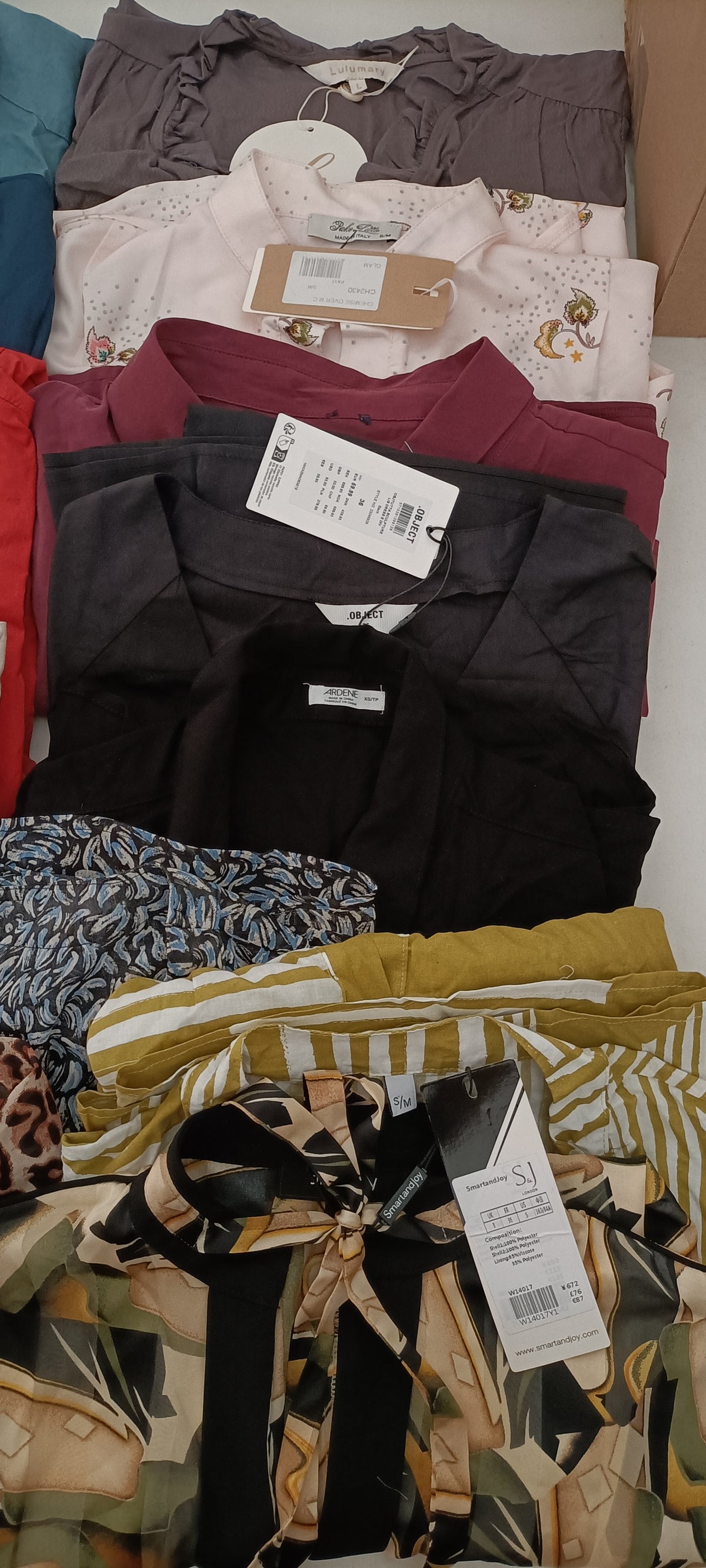 PREZZO SHOCK: STOCK DI 69 CAMICIE DA DONNA NUOVE A SOLI 3,20€ AL PEZZO! (LOTTO G52)