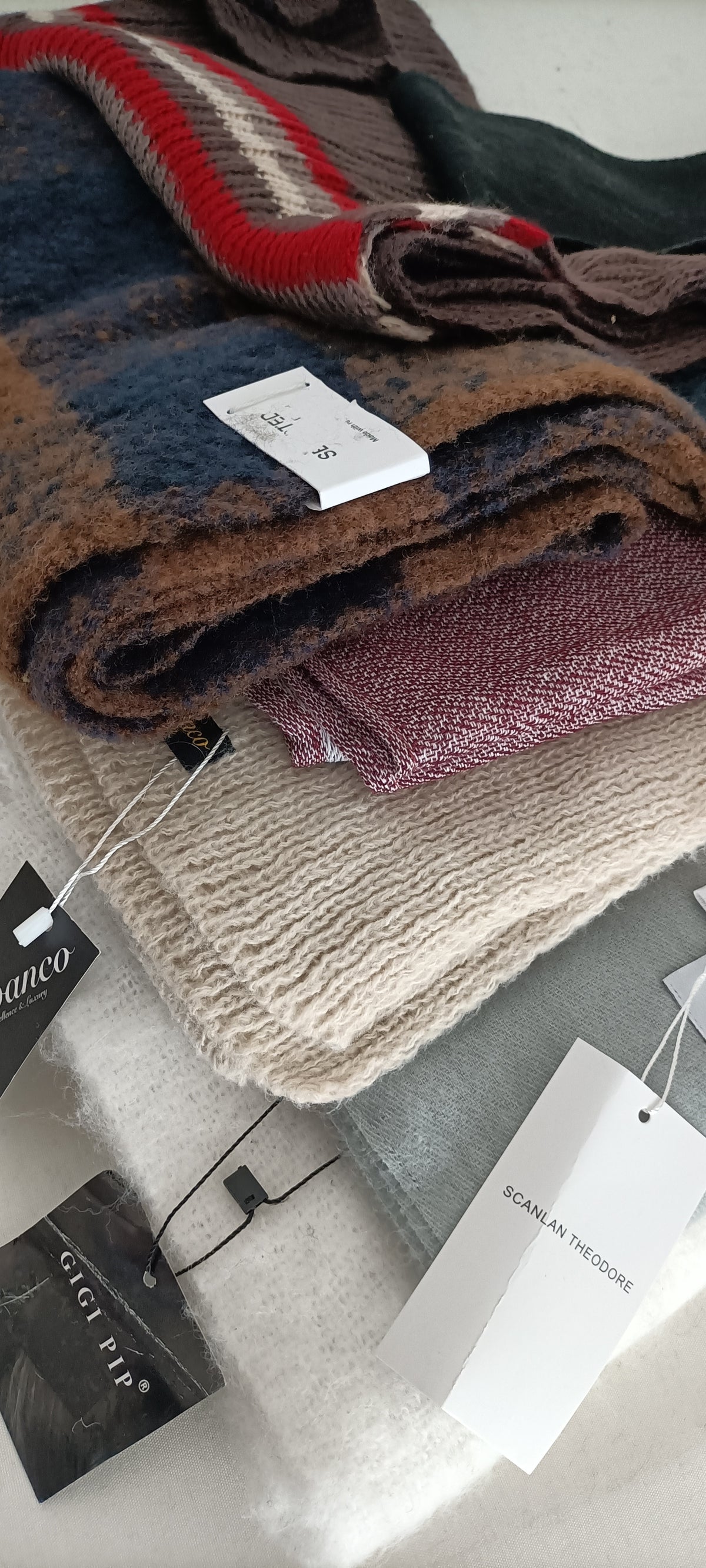 Lotto Stock G54 Sciarpe Moda Miste - 55 Pezzi a 2,60pz