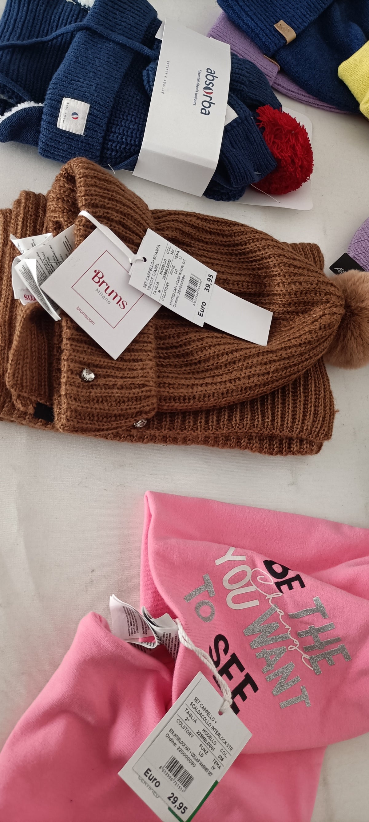 Lotto Stock G55 Cappelli Inverno Uomo Donna Bambino di Marca e Licenze - 91 Pezzi a 2€pz