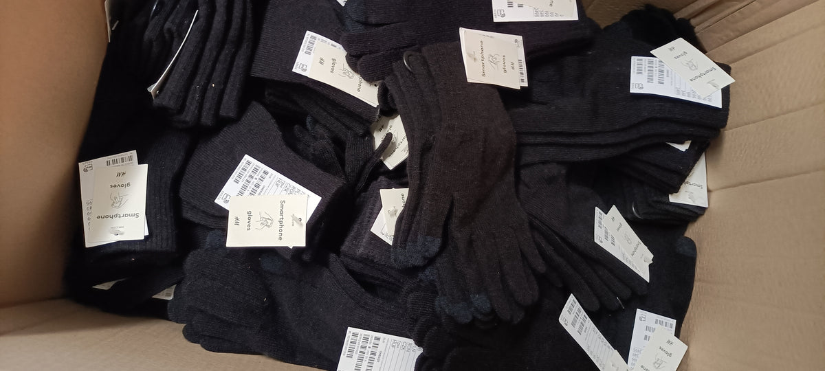 Lotto Stock G56 Guanti Invernali Misti Uomo Donna Bambino - 123 paia a 1,50pz