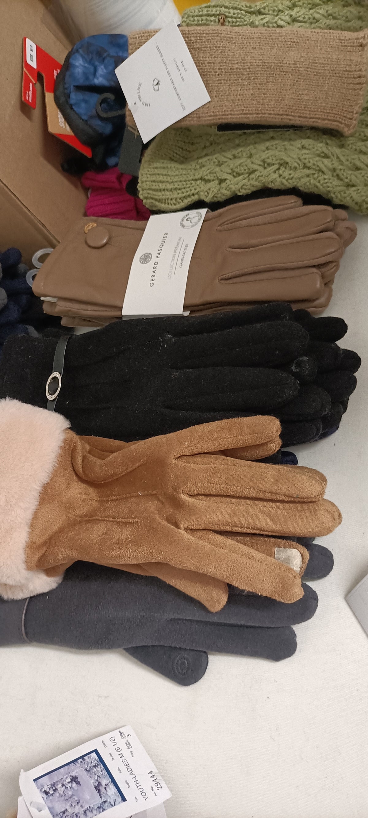 Lotto Stock G56 Guanti Invernali Misti Uomo Donna Bambino - 123 paia a 1,50pz