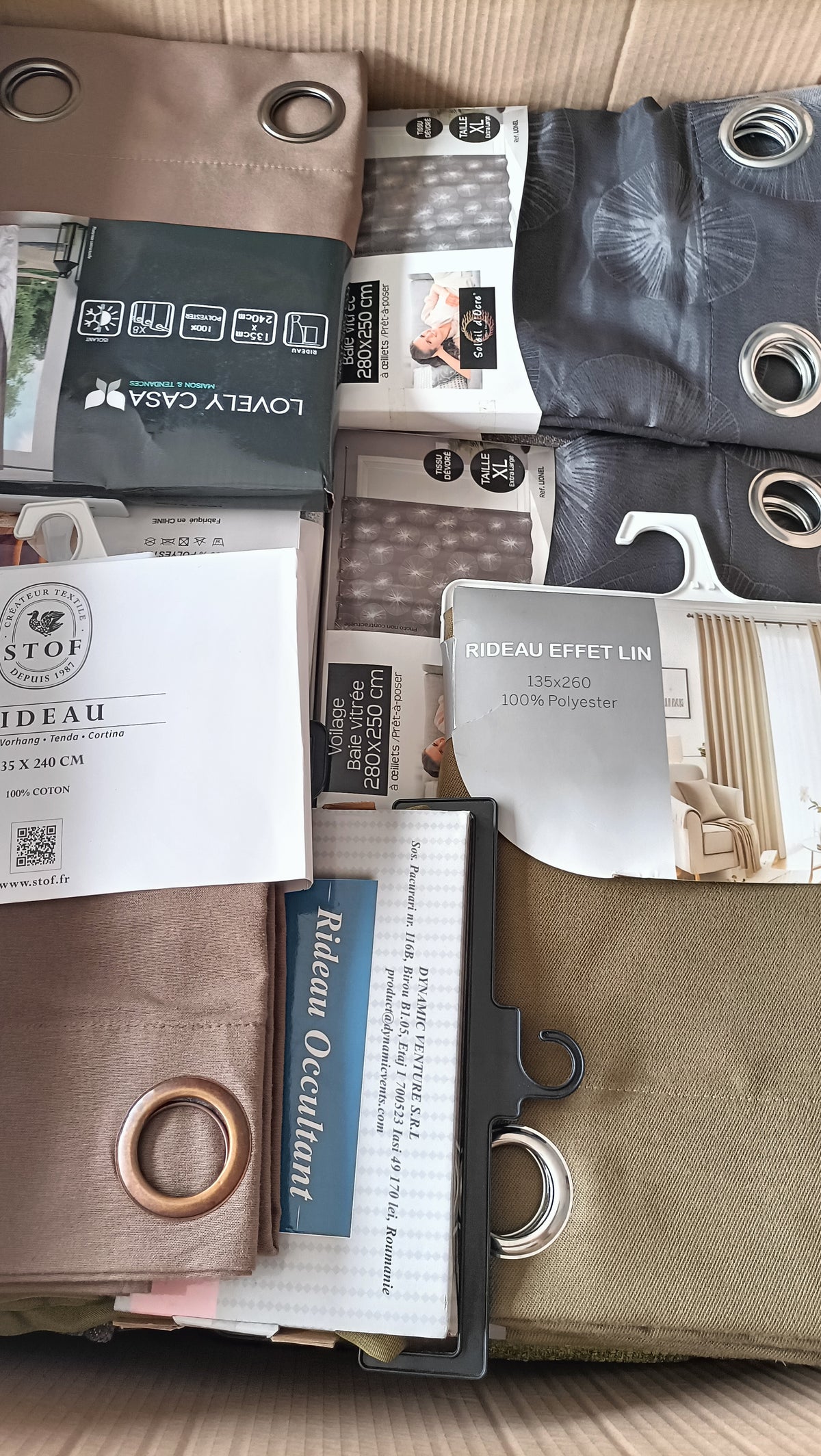 Lotto 446 Tende con Occhielli – Stock Ingrosso Tessile Nuove