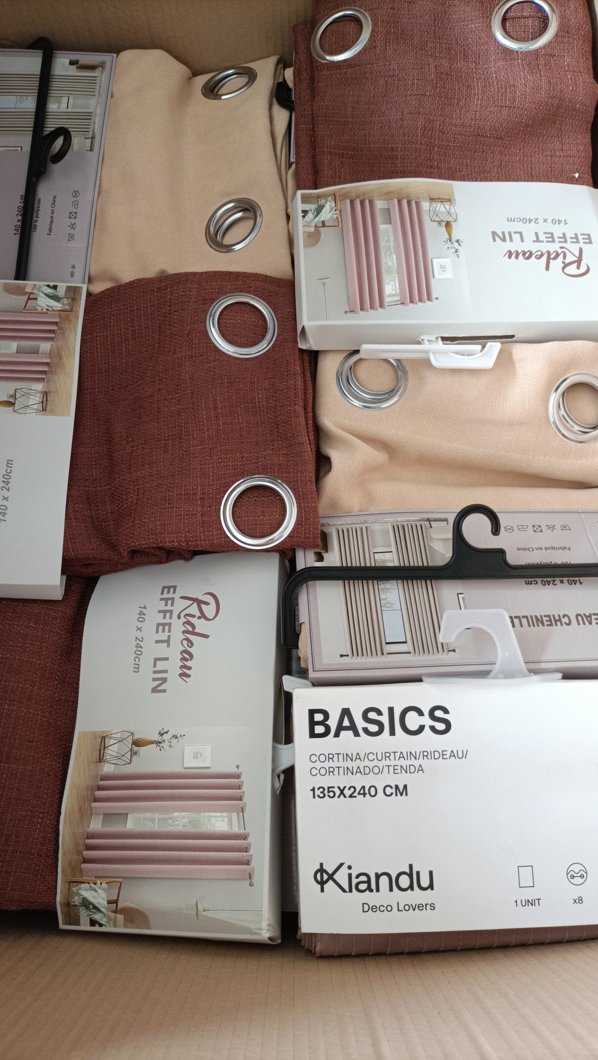 Lotto 446 Tende con Occhielli – Stock Ingrosso Tessile Nuove
